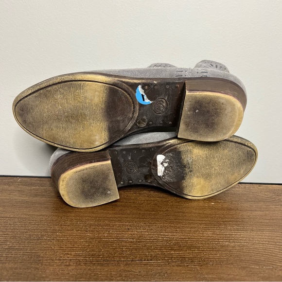 LUCKY BRAND Bustina Suede Leather Ankle Boots Bootie Gray Cutout Size 7.5 - Picture 7 of 9